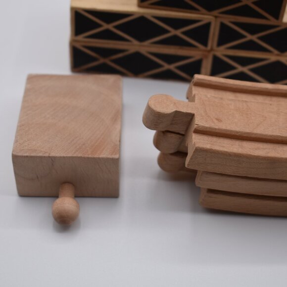 Lot of over 45 TRACK LOT Curves Ramps Straights Ascending Wooden Railway… - Picture 10 of 13